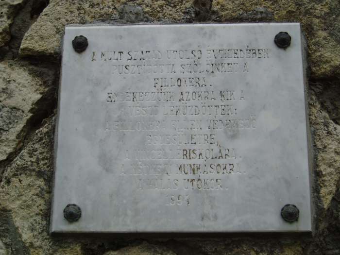 Tapolca, Városi Panteonfal. Filoxéra elleni küzdelem.jpg Tapolca, Városi Panteonfal. Filoxéra elleni küzdelem.jpg